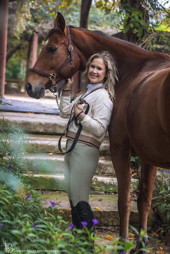 Equestrian Photography in Austin Texas, Family photographer, natural light, horse, stable, McAllen Texas Photographer