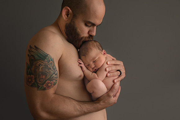 McAllen, Texas newborn baby photographer, portraits, baby pictures, south texas, RGV, babies, family, dad and newborn